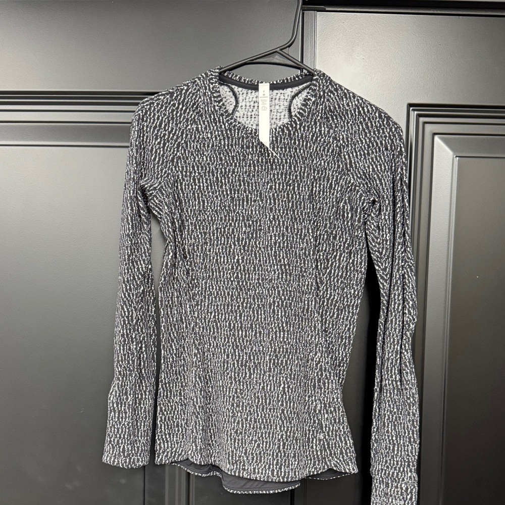 lululemon athletica Black and White Long Sleeve Top NWOT